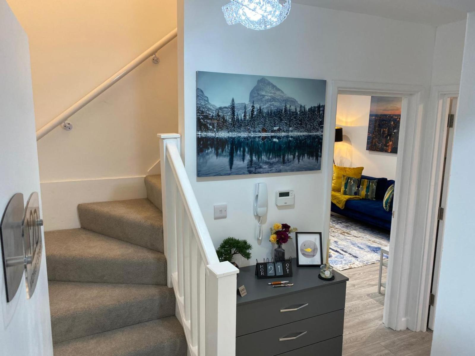 Stylish Apartment In Watford Watford  Ngoại thất bức ảnh